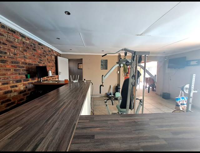 3 BEDROOM HOUSE FOR SALE IN DUNCANVILLE